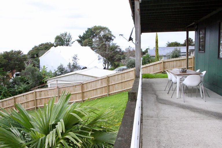 Photo of property in 42 Elliston Crescent, Stanmore Bay, Whangaparaoa, 0932