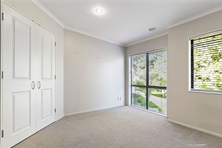 Photo of property in 5 Bank Road, Northland, Wellington, 6012