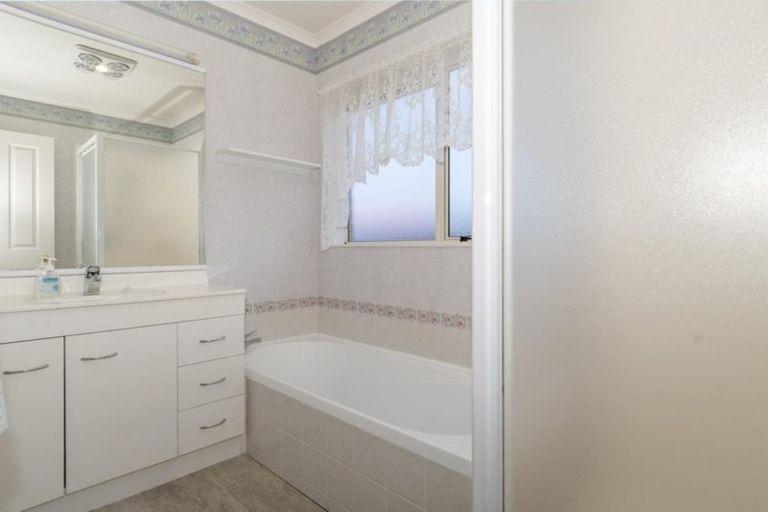 Photo of property in 9b Lilac Place, Otumoetai, Tauranga, 3110