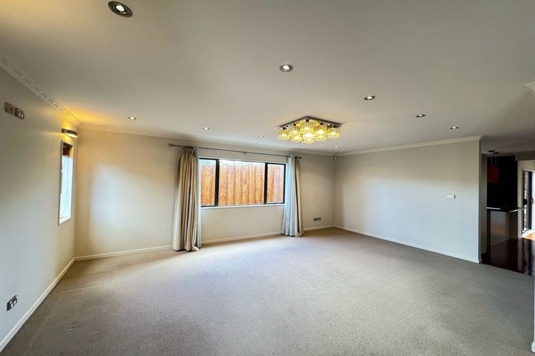 Photo of property in 14a Saralee Drive, Manurewa, Auckland, 2105