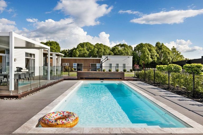 Photo of property in 1 Alan Livingston Drive, Cambridge, 3434