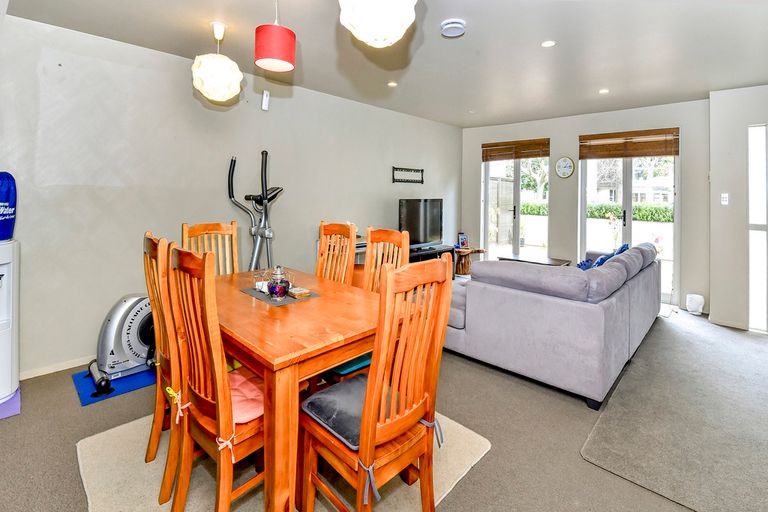 Photo of property in 10 Zabeel Crescent, Takanini, 2112