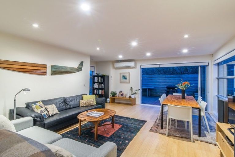 Photo of property in 158a Onepu Road, Lyall Bay, Wellington, 6022