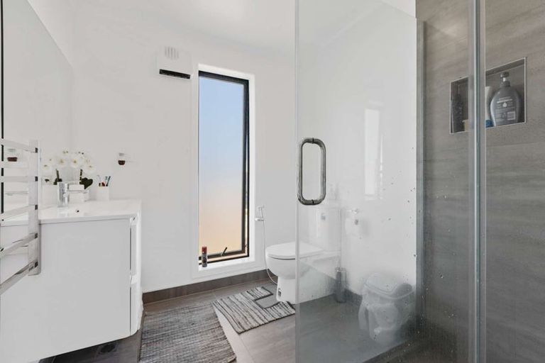 Photo of property in 1 Kaimai Avenue, Massey, 0614