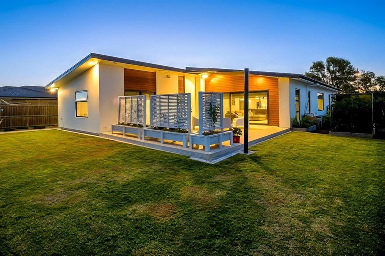 Photo of property in 52 Beachvale Drive, Kaiapoi, 7630