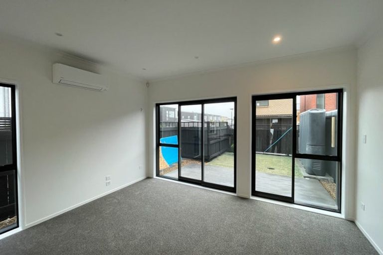 Photo of property in 2 Jagoda Road, Westgate, Auckland, 0614