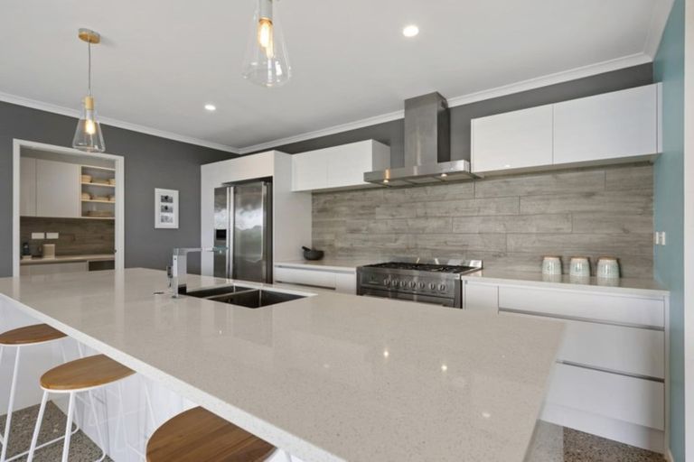 Photo of property in 63 Benmore Crescent, Pyes Pa, Tauranga, 3112