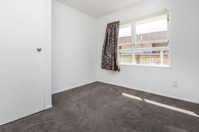 Photo of property in 2/48 Trimdon Street, Randwick Park, Auckland, 2105