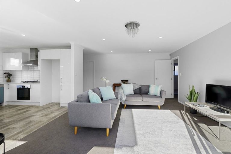 Photo of property in 5 Kerrigan Crescent, Wallaceville, Upper Hutt, 5018