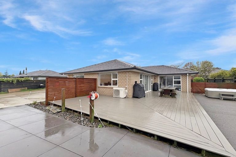 Photo of property in 18 Weld Street, Levin, 5510