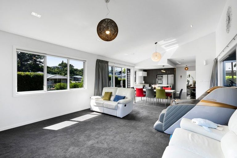 Photo of property in 3 Te Arakete Place, Hurworth, New Plymouth, 4310