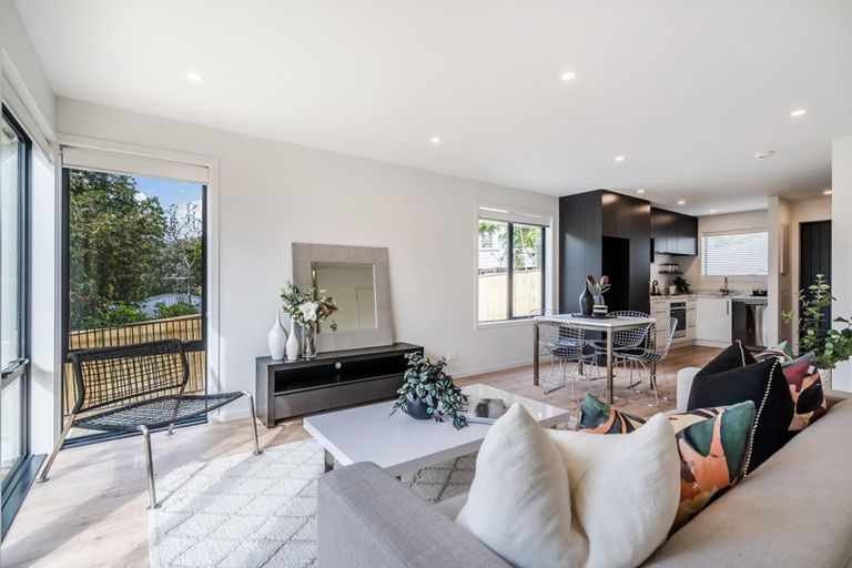 Photo of property in 5c Nea Place, Hillcrest, Auckland, 0627