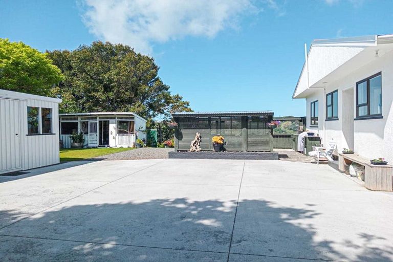 Photo of property in 28 Shakespeare Road, Bastia Hill, Whanganui, 4500