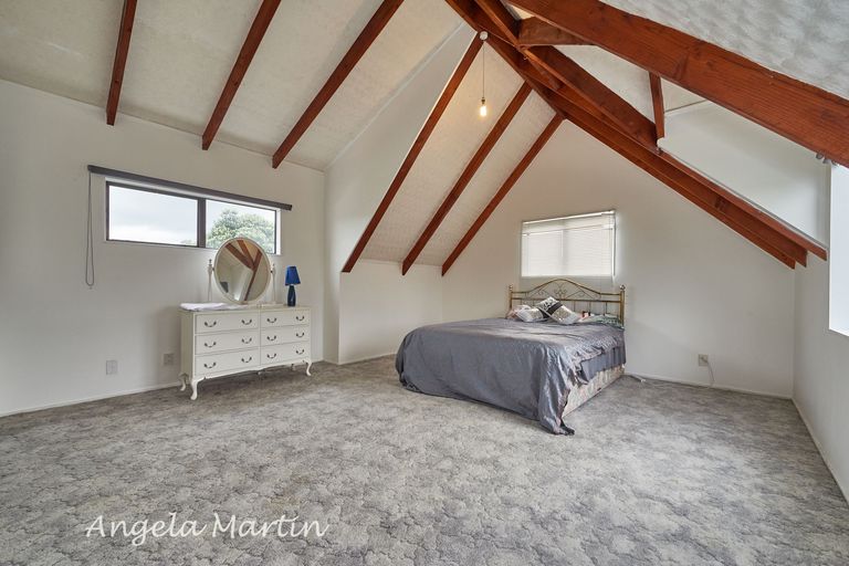 Photo of property in 12 Oak Crescent, Ashhurst, 4810