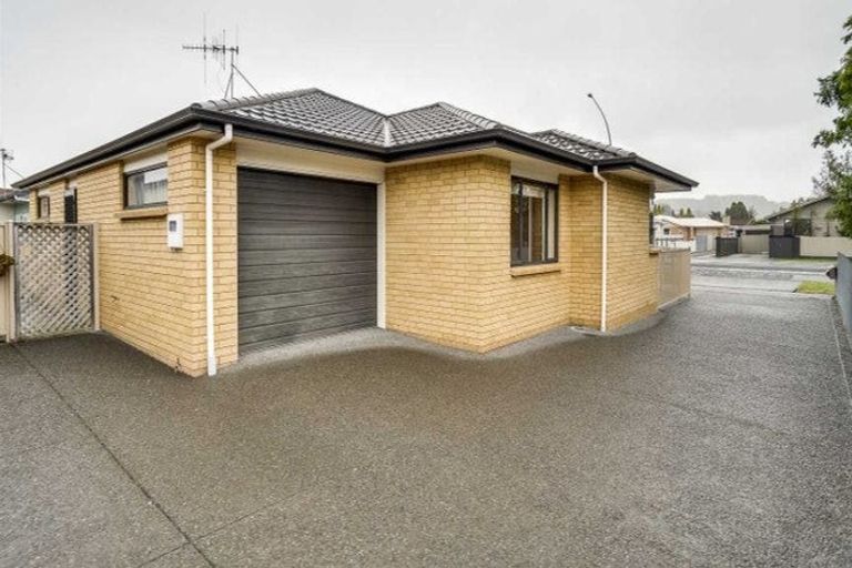 Photo of property in 142a Gloucester Street, Taradale, Napier, 4112