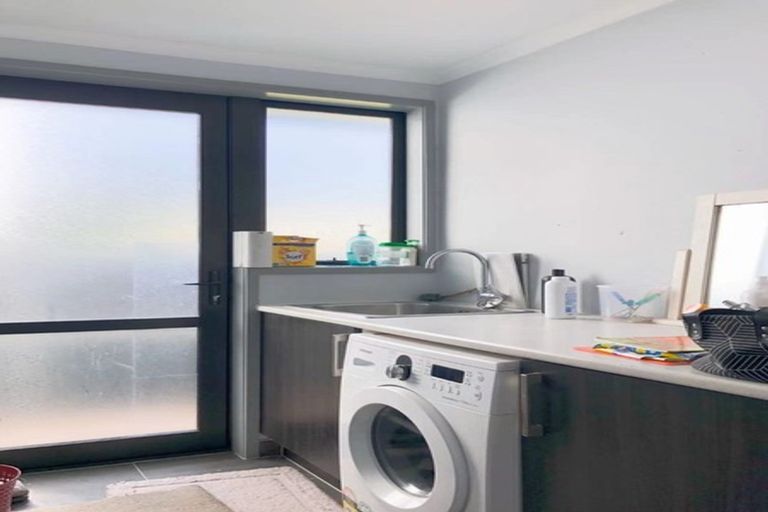 Photo of property in 2/65e Metcalfe Road, Ranui, Auckland, 0612