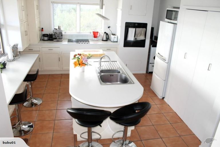 Photo of property in 6 Causeway Road, Haruru, 0204