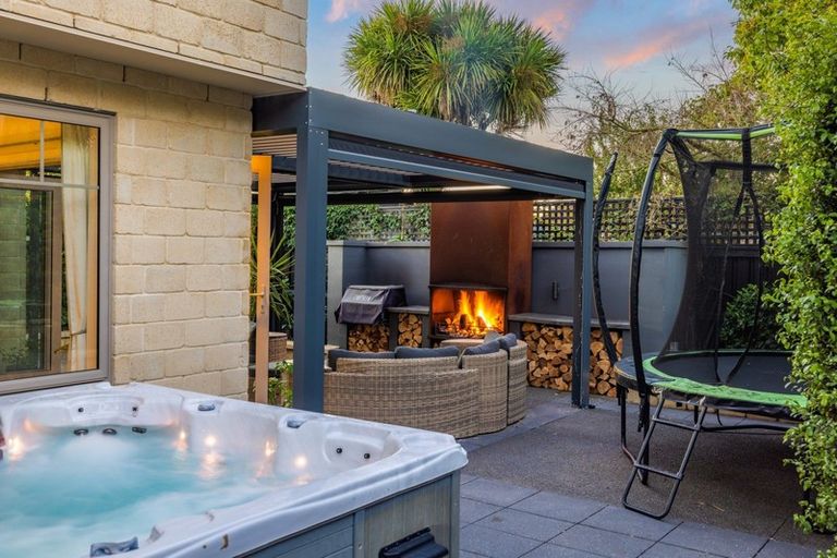 Photo of property in 75a Inwoods Road, Parklands, Christchurch, 8083