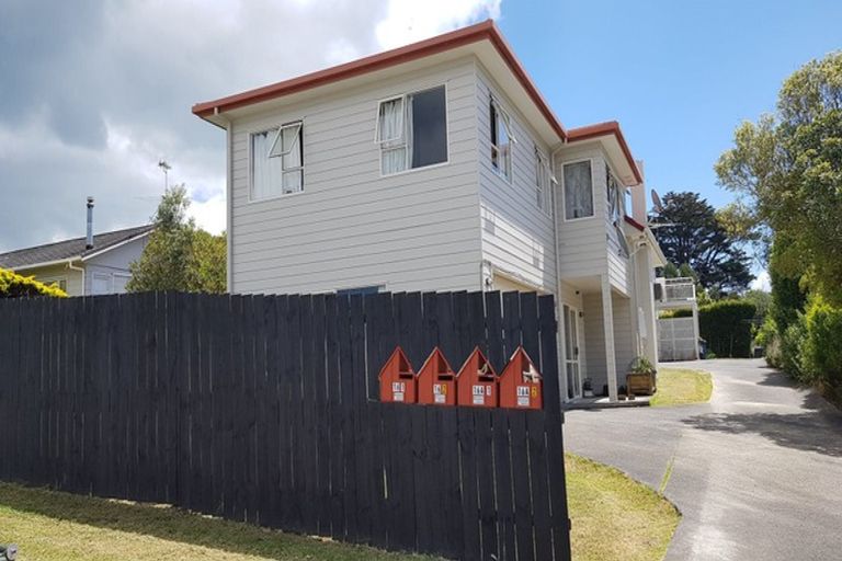 Photo of property in 16a Kauri Glen Road, Northcote, Auckland, 0627