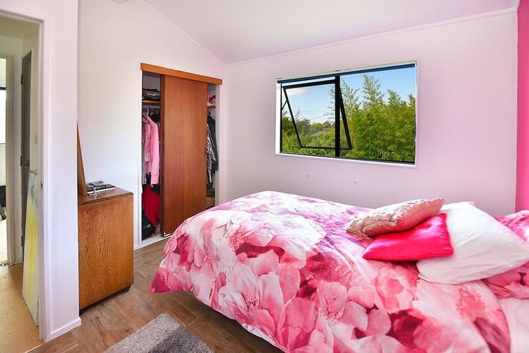 Photo of property in 1/30 Glenvar Road, Torbay, Auckland, 0630