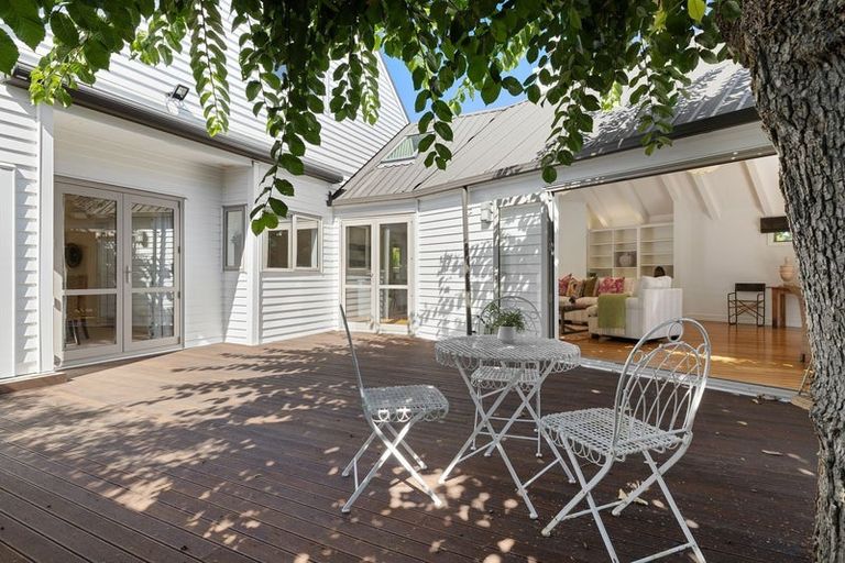 Photo of property in 9 Kotare Street, Fendalton, Christchurch, 8041
