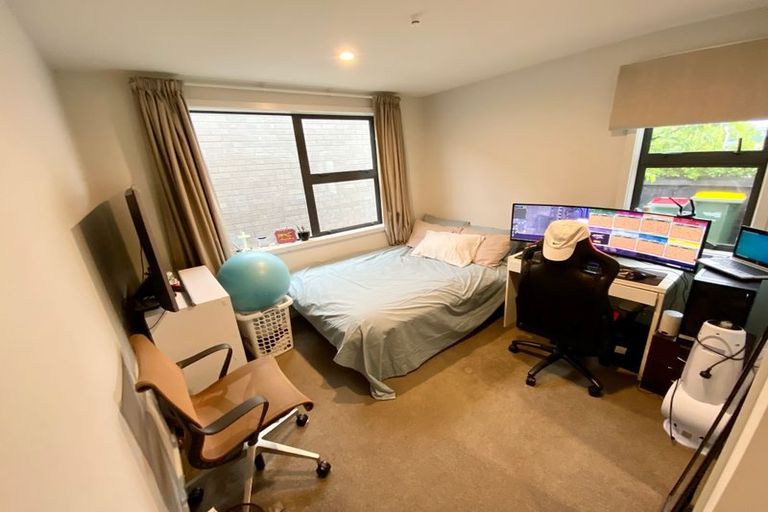 Photo of property in 32 Liberation Road, Papakura, 2110