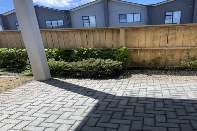 Photo of property in 20 Wai Place, Westgate, Auckland, 0614