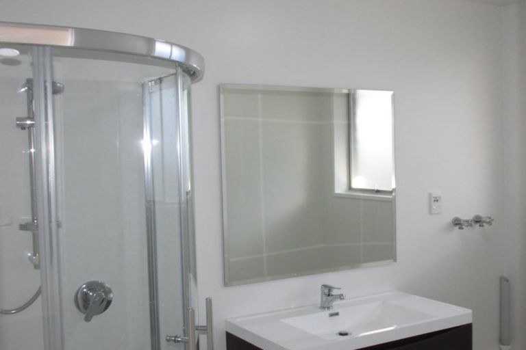 Photo of property in 2/32 Lyndon Street, Riccarton, Christchurch, 8041