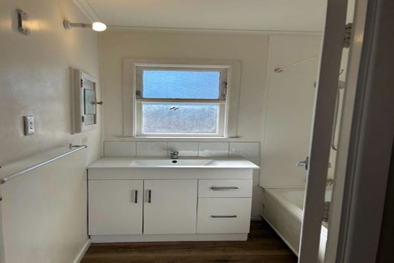 Photo of property in 3/7 Arawa Street, New Lynn, Auckland, 0600