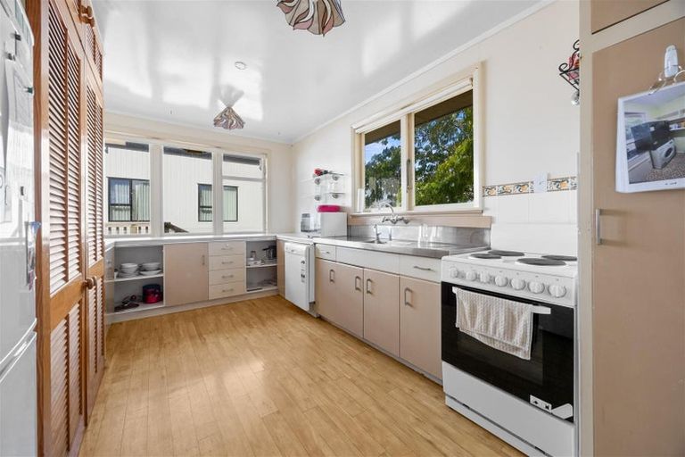 Photo of property in 17 Hazards Road, Weymouth, Auckland, 2103