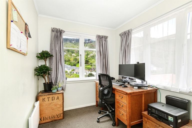 Photo of property in 31 Olivia Crescent, Tawa, Wellington, 5028