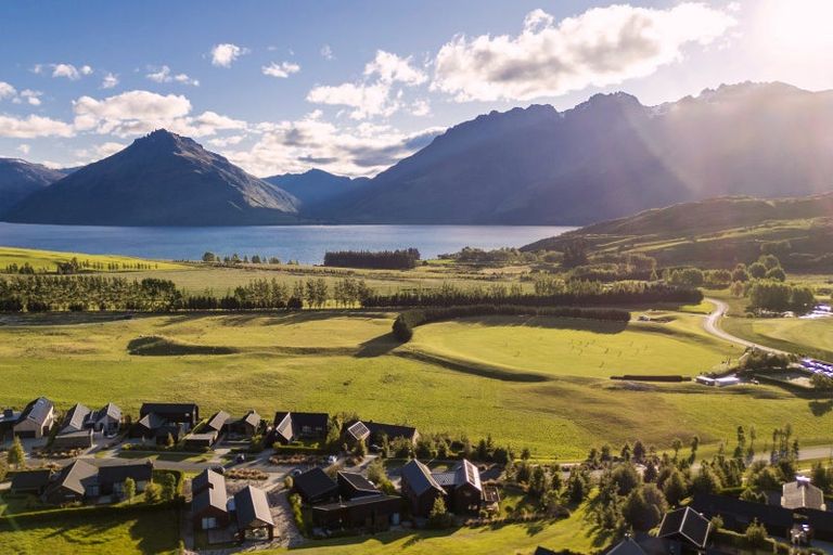 Photo of property in 98 Jacks Point Rise, Jacks Point, Queenstown, 9371