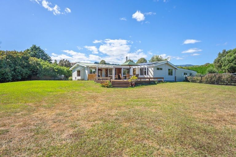 Photo of property in 105-109 Greenwood Boulevard, Otaki, 5512