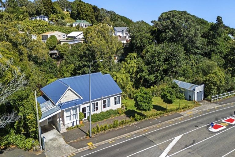 Photo of property in 28 Carrington Street, New Plymouth, 4310