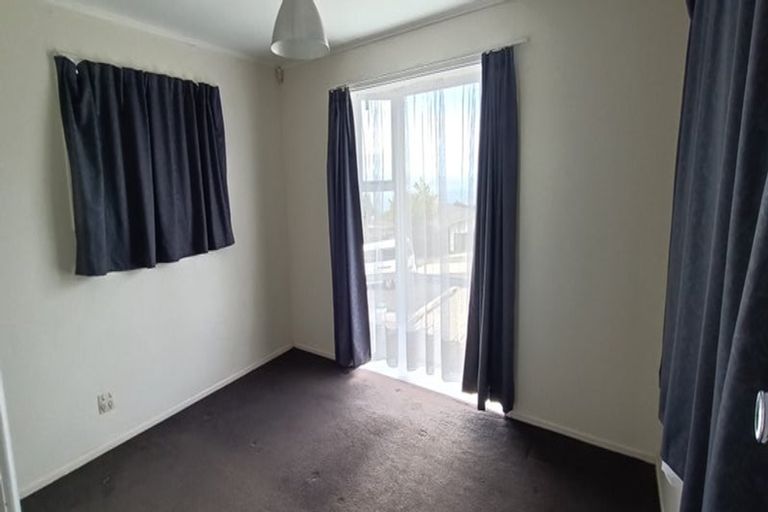 Photo of property in 5 Cypress Drive, Maungaraki, Lower Hutt, 5010