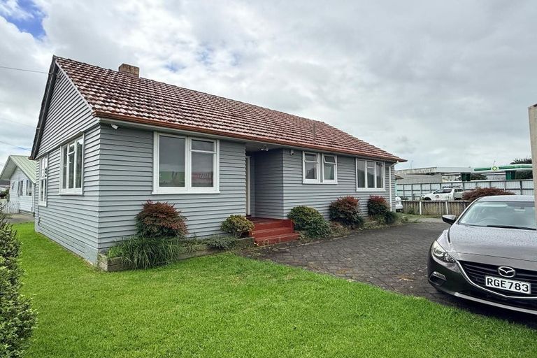 Photo of property in 2 Takahe Street, Frankton, Hamilton, 3204