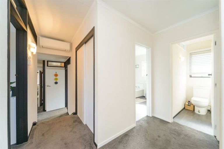 Photo of property in 6 Pukatea Place, Milson, Palmerston North, 4414