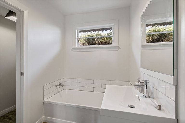 Photo of property in 99 Dyers Pass Road, Cashmere, Christchurch, 8022