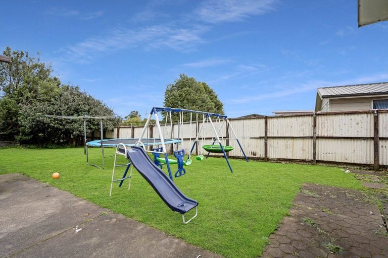 Photo of property in 13 Fernleigh Avenue, Waiuku, 2123