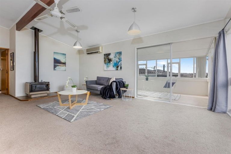 Photo of property in 9 Ellesmere Crescent, Pakuranga Heights, Auckland, 2010