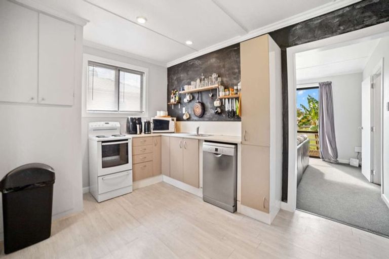 Photo of property in 16 Tolerton Avenue, Elgin, Gisborne, 4010