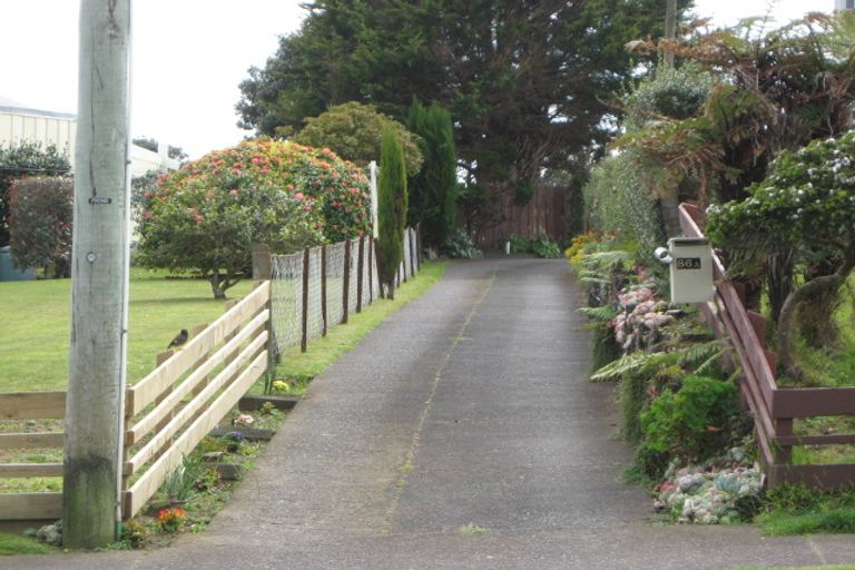 Photo of property in 86 Omata Road, Marfell, New Plymouth, 4310
