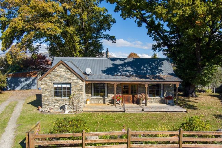 Photo of property in 7 Mclellan Place, Albert Town, Wanaka, 9305