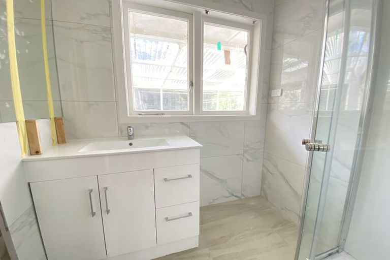 Photo of property in 3 Longburn Road, Henderson, Auckland, 0610