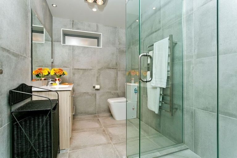 Photo of property in 106 Admirals Court Drive, Greenhithe, Auckland, 0632