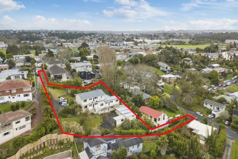 Photo of property in 71 College Road, Northcote, Auckland, 0627