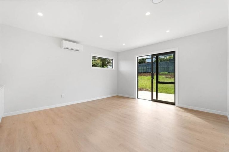 Photo of property in 1/1 Brian Avenue, Forrest Hill, Auckland, 0620