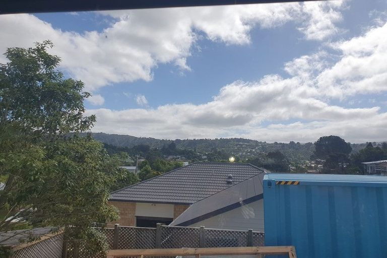 Photo of property in 9 Lowry Heights, Stokes Valley, Lower Hutt, 5019