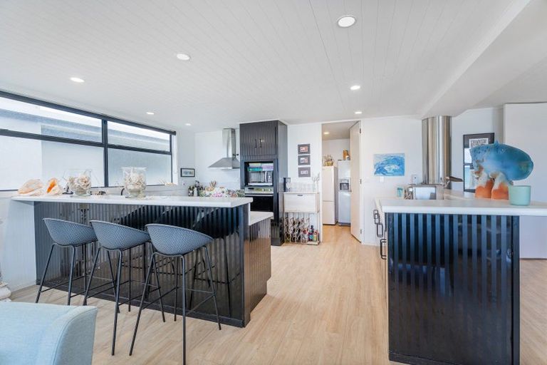 Photo of property in 112 Pohutukawa Crescent, Whangamata, 3620