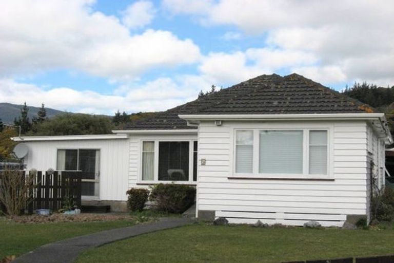 Photo of property in 5 Reading Street, Wainuiomata, Lower Hutt, 5014